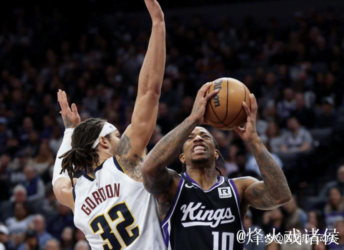 掘金今日战胜火箭终结主场四连败颓势，目前战绩升至19胜6负