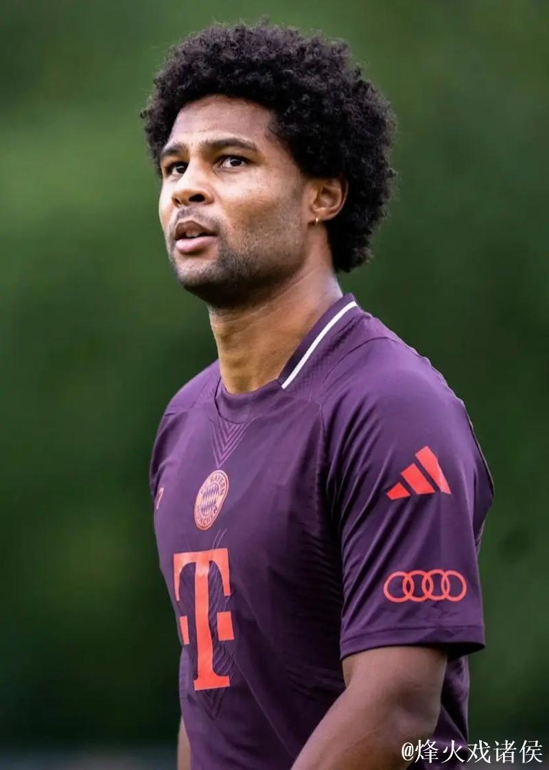 记者:拜仁与格纳布里商谈续约事宜 记者:拜仁与格纳布里商谈续约事宜